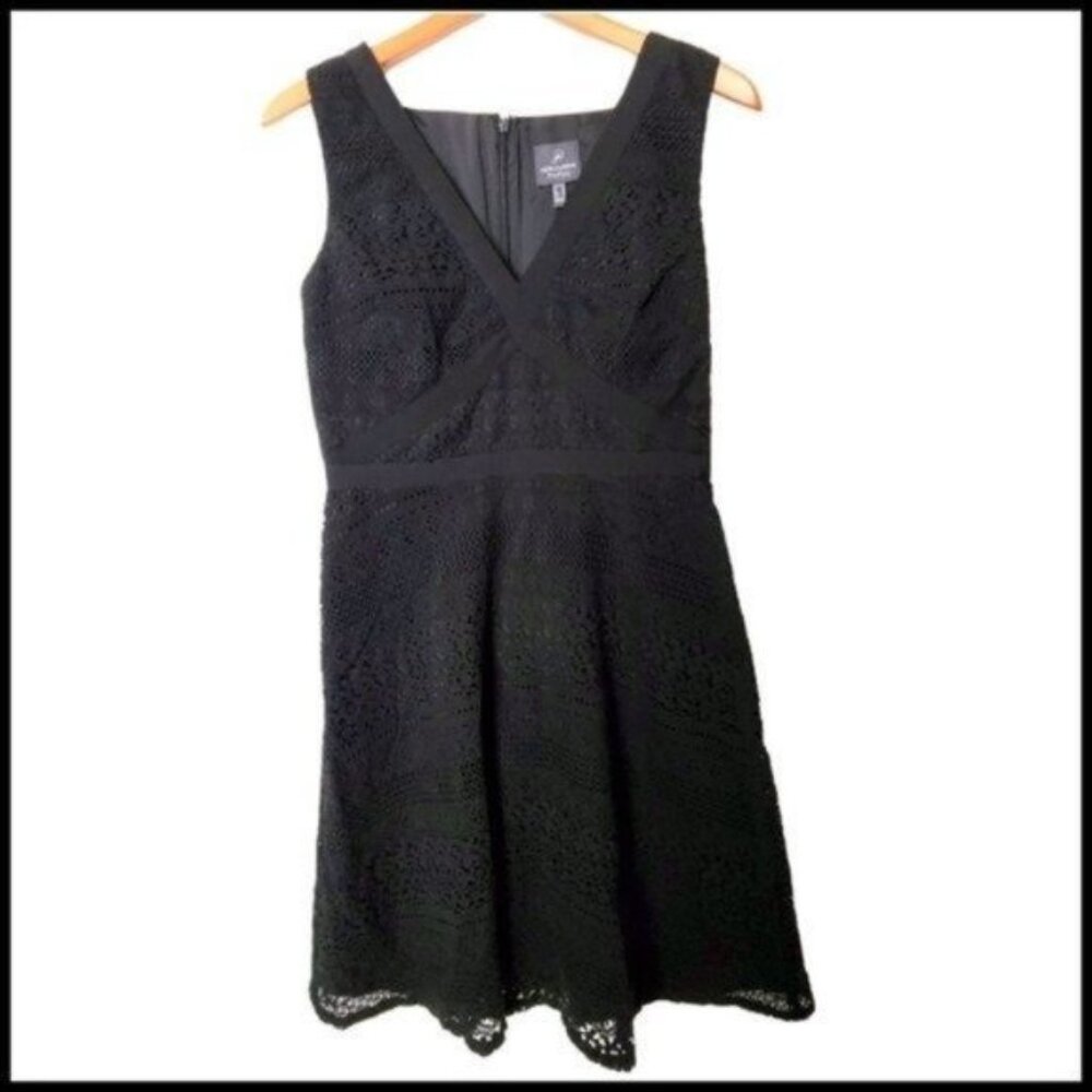 Adrianna Papell Black Sleeveless Dress Lace Overlay  Fit & Flare size‎ 8